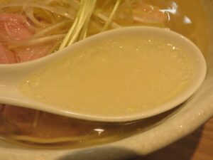 鶏塩らぁ麺@Hamano Comugi（京急鶴見駅）スープ