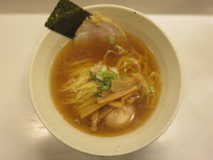 醤油らーめん@らーめん にな川（武蔵境駅）ビジュアル：トップ