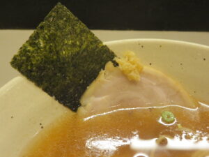 醤油らーめん@らーめん にな川（武蔵境駅）具：海苔