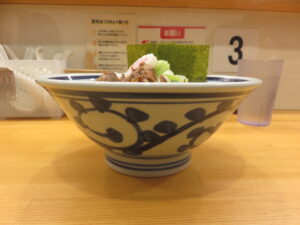 濃厚真鯛塩らーめん（並）@らーめん 護什番（護国寺駅）ビジュアル：サイド
