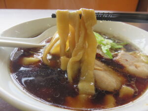 醤油らーめん@自家製麺 らーめん 木陰（物井駅）麺
