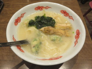 かつお豚骨スープ野菜わんたん麺（台湾極細麺シングル）@手包み わんたん好 秋葉原店（秋葉原駅）ビジュアル