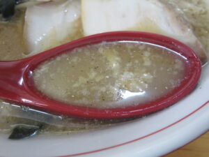 極み魚介そば@ラーメン専門店 知（五香駅）スープ