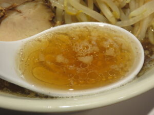 煮干しラーメン@麺屋 にぼじ（蒲田駅）スープ