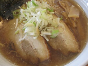 ラーメン@麺処 若（新潟県佐渡市）具