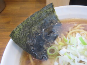 ラーメン@麺処 若（新潟県佐渡市）具：海苔