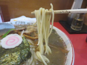濃厚煮干しラーメン（ニューワールド）@中華そば 亀屋（直江津駅）麺