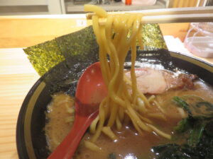ラーメン@横浜家系ラーメン てつ家（市ヶ谷駅）麺