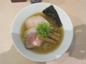 塩ラーメン@ラーメンLab ろじっく（小田急相模原駅）ビジュアル：トップ