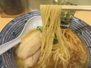 焼きあご中華そば（並盛）@焼きあご中華そば おおなみ -大波-（新三河島駅）麺