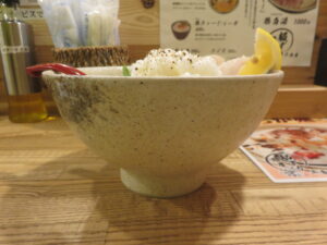 鶏白湯@麺屋 板ずり 千歳店（千歳駅）ビジュアル：サイド