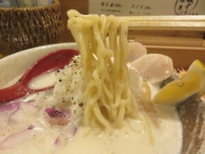 鶏白湯@麺屋 板ずり 千歳店（千歳駅）麺