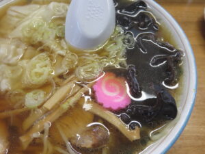 ワンタンメン（醤油）@にのみやラーメン（根室駅）具