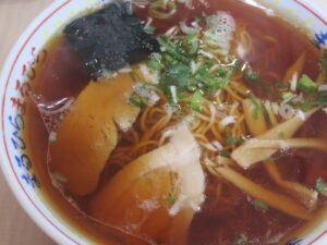 ラーメン（正油）@まるひら（北海道釧路市）具