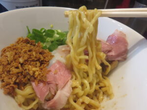 まぜそば（150g）@まぜらー くらうん（見沼代親水公園駅）麺