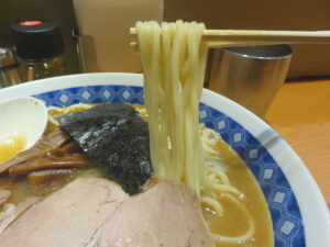 塩ラーメン@中華そばの店 りょうが（荻窪駅）麺