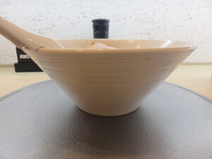 生姜鶏白湯@麺屋 音 練馬店（練馬駅）ビジュアル：サイド
