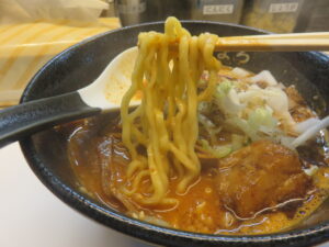 辛味噌らーめん@らーめん ぶたまろ（平塚駅）麺