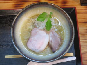 塩ラーメン@JAPANESE光ラーメン（日暮里駅）ビジュアル：トップ