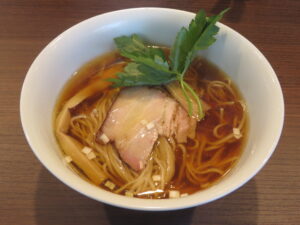 しょうゆらぁ麺@支那蕎麦屋 藤花（仲町台駅）ビジュアル