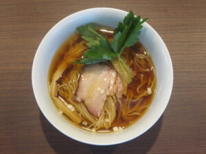 しょうゆらぁ麺@支那蕎麦屋 藤花（仲町台駅）ビジュアル：トップ
