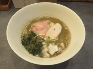 濃厚 飲む煮干しラーメン@セメント煮干しラーメン専門店 攻ニボ（六町駅）ビジュアル