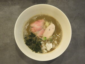 濃厚 飲む煮干しラーメン@セメント煮干しラーメン専門店 攻ニボ（六町駅）ビジュアル：トップ