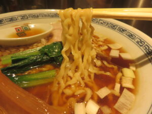 醤油ラーメン@RAMEN and TSUKEMEN Number.9（自由が丘駅）麺