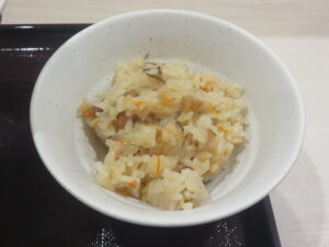 九州醤油拉麺@御山拉麺（新宿三丁目駅）特製かしわ飯