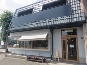 鶏醤油らぁ麺@MENYA TOMOSHIBI（川間駅）外観