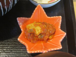 濃厚醤油らーめん@猫ニ叉タビ（岩槻駅）味変アイテム：トマトソース