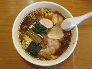 正油らーめん@らーめん ヒグマ 小千谷本店（新潟県小千谷市）ビジュアル：トップ