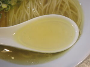 地鶏出汁醤油@ramen rise niji（渋川駅）スープ