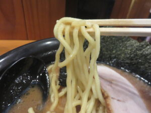 らーめん 並@家系らーめん 押忍（川崎駅）麺