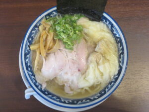 塩わんたんめん（手揉み麺）@ひら松（白沢駅）ビジュアル：トップ
