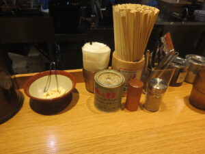 豚骨ラーメン@豚骨ラーメン そらのいろ 麹町本舗（麹町駅）卓上