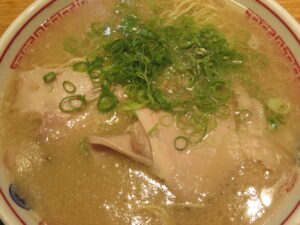 豚骨ラーメン@豚骨ラーメン そらのいろ 麹町本舗（麹町駅）具