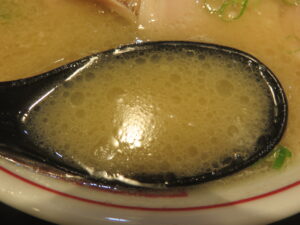 豚骨ラーメン@豚骨ラーメン そらのいろ 麹町本舗（麹町駅）スープ