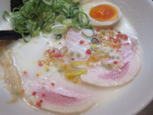 冷やし鶏白湯らあめん@らあめん 彩鶏どり（上板橋駅）具