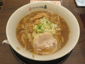 醤油ラーメン@札幌味噌ラーメン 下北 岳（下北沢駅）ビジュアル
