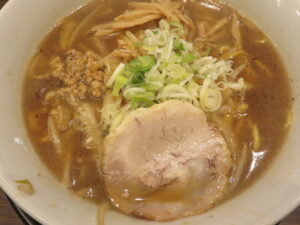 醤油ラーメン@札幌味噌ラーメン 下北 岳（下北沢駅）具
