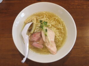 鶏清湯ラーメン（塩・味の濃さ普通）@麺屋 豊道（日野駅）ビジュアル：トップ