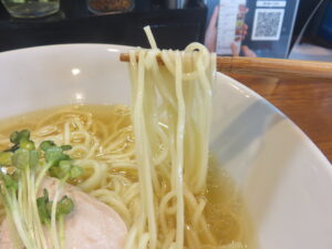 鶏清湯ラーメン（塩・味の濃さ普通）@麺屋 豊道（日野駅）麺