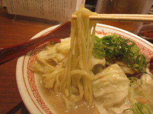 特製スタミナラーメン@そらのいろ 西葛西店（西葛西駅）麺