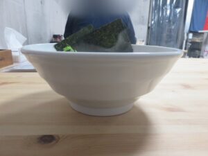 中華そば（塩）@拉麺きむら 鶴見店（鶴見小野駅）ビジュアル：サイド