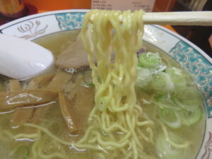 塩らーめん@ラーメン専門 ささき（北見駅）麺
