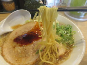 きゃべとん@熟成醤油ラーメン きゃべとん 日野多摩平店（豊田駅）麺