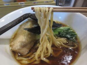 親鶏醤油そば@自家製麺ぼっち（矢向駅）麺