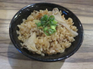 親鶏醤油そば@自家製麺ぼっち（矢向駅）チャーシュー炊き込みご飯