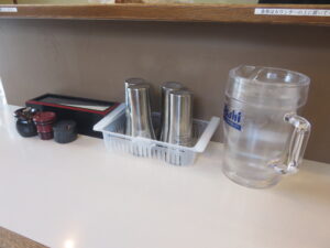 魚豚骨ラーメン@魚介豚骨 ラーメンクボ（日進駅）卓上